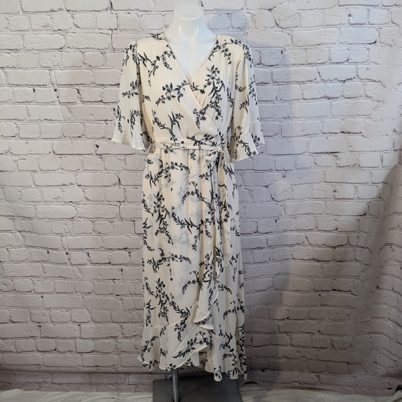 Torrid Cream Floral Maxi Georgette Surplice Ruffle Hi-Low Dress - Picture 5 of 8